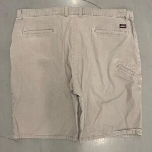 Dickies khaki/light brown workwear shorts dickies logo back patch